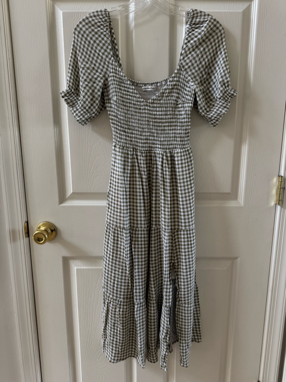 Abercrombie short sleeve smocked midi dress - small